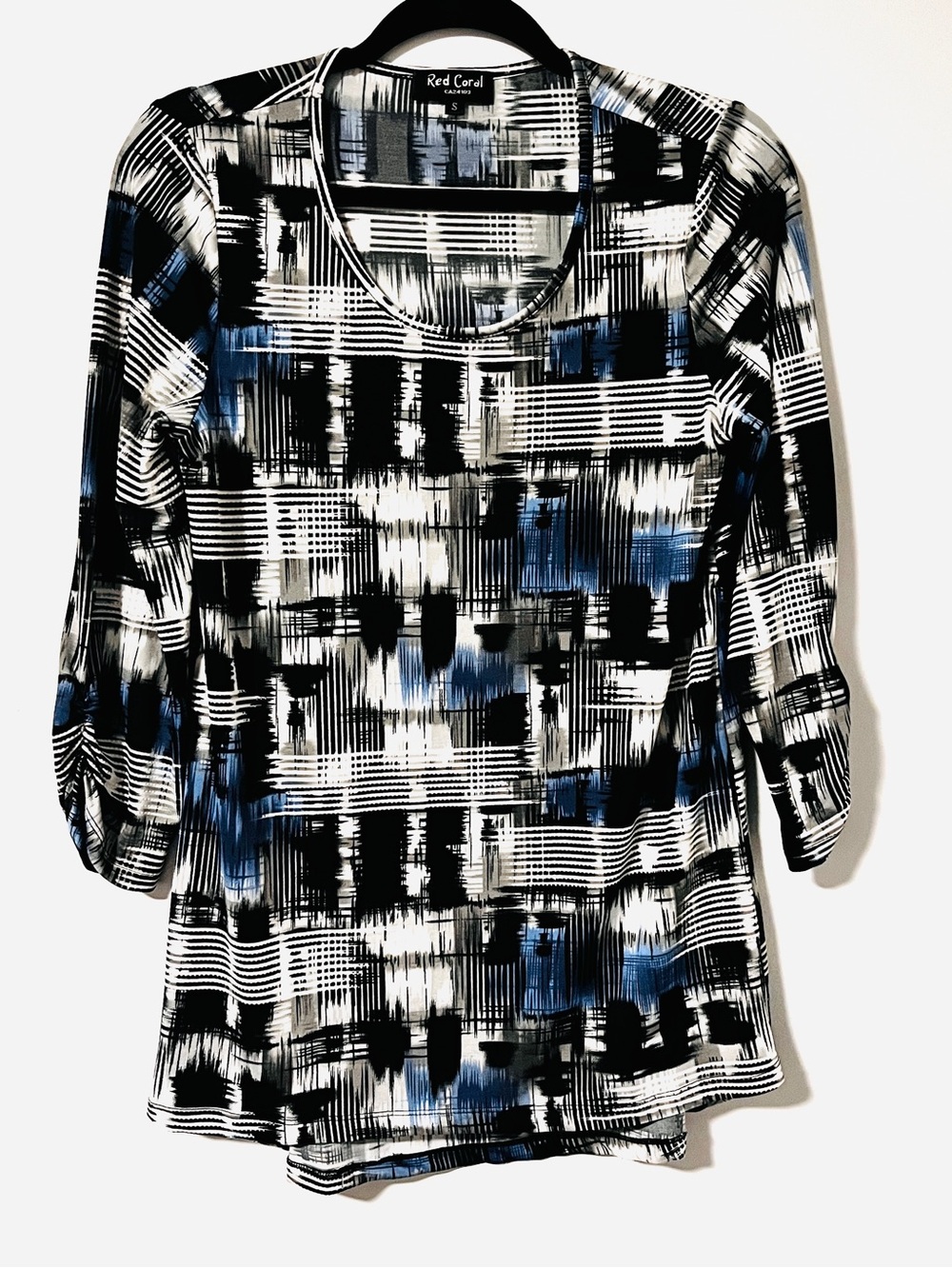 Women's Black & Blue Abstract Print Scoop Neck Tunic
